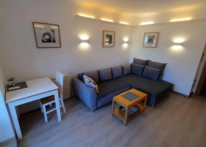 Modernes In *